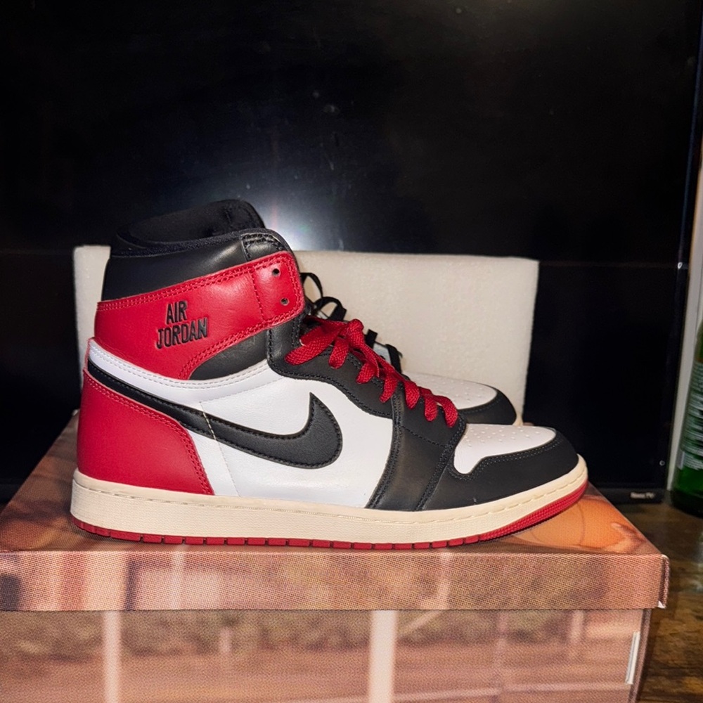 Jordan Men's Black, Red, and White Sneakers